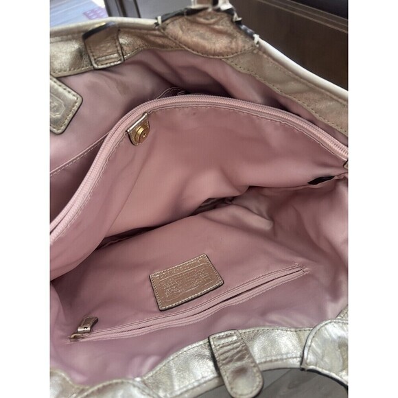 🆕 Vintage Coach Brown and Gold Signature Shoulder Bag with Floral Accents. - Picture 16 of 16